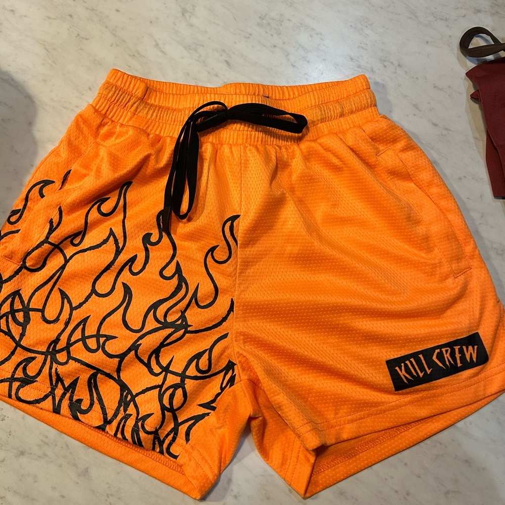 Orange kill Crew shorts size S